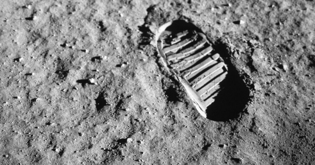Figure: A close-up view of the bootprint on lunar regolith by Buzz Aldrin during the Apollo 11 mission. Image credit: NASA, source https://science.nasa.gov/image-detail/as11-40-5878-orig/.